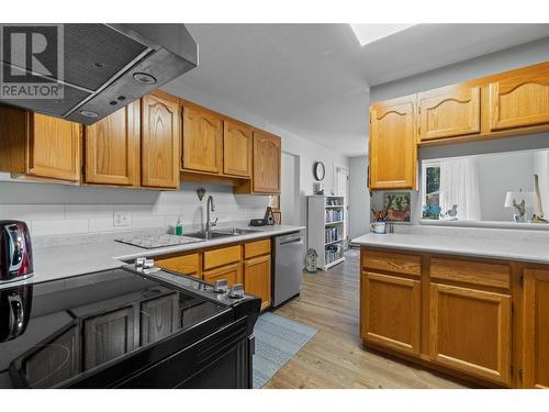 251 6 Street Se Unit# 205, Salmon Arm, BC - Indoor Photo Showing Kitchen