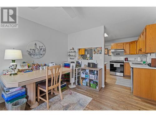 251 6 Street Se Unit# 205, Salmon Arm, BC - Indoor Photo Showing Kitchen