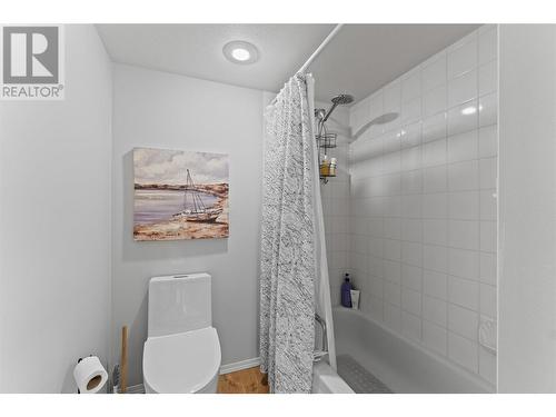 251 6 Street Se Unit# 205, Salmon Arm, BC - Indoor Photo Showing Bathroom