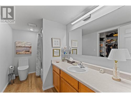 251 6 Street Se Unit# 205, Salmon Arm, BC - Indoor Photo Showing Bathroom