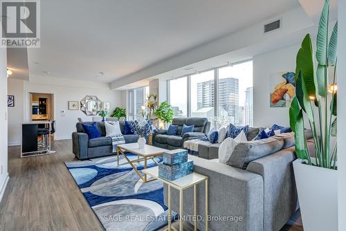 Ph1 - 20 Edward Street, Toronto (Bay Street Corridor), ON - Indoor Photo Showing Living Room