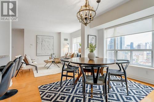 1612 - 889 Bay Street, Toronto (Bay Street Corridor), ON - Indoor Photo Showing Dining Room