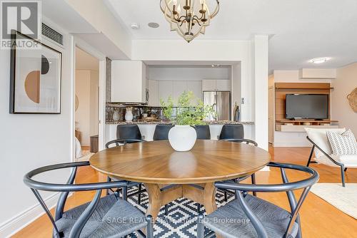 1612 - 889 Bay Street, Toronto (Bay Street Corridor), ON - Indoor Photo Showing Dining Room