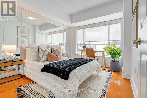 1612 - 889 Bay Street, Toronto (Bay Street Corridor), ON - Indoor Photo Showing Bedroom