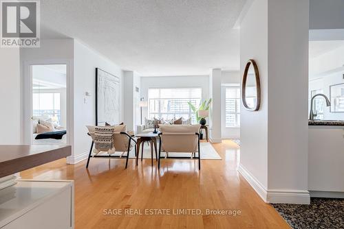 1612 - 889 Bay Street, Toronto (Bay Street Corridor), ON - Indoor Photo Showing Dining Room