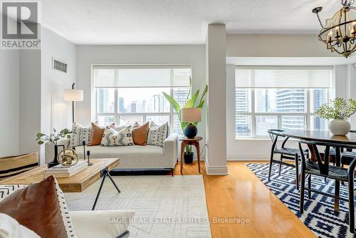 1612 - 889 Bay Street, Toronto (Bay Street Corridor), ON - Indoor Photo Showing Other Room