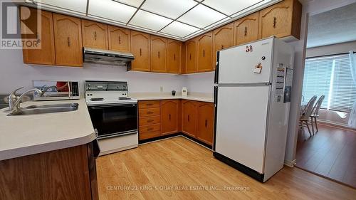 79 Elmfield Crescent, Toronto (Steeles), ON - Indoor Photo Showing Kitchen With Double Sink