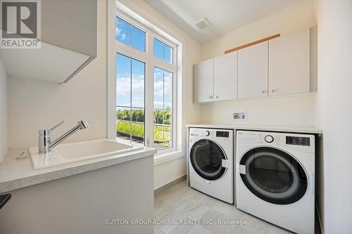 7 William Logan Drive, Richmond Hill, ON - Indoor Photo Showing Laundry Room