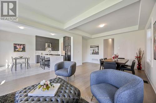 7 William Logan Drive, Richmond Hill, ON - Indoor Photo Showing Living Room