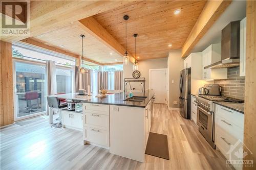 887 Route 400 Route, Russell, ON - Indoor Photo Showing Kitchen With Double Sink With Upgraded Kitchen