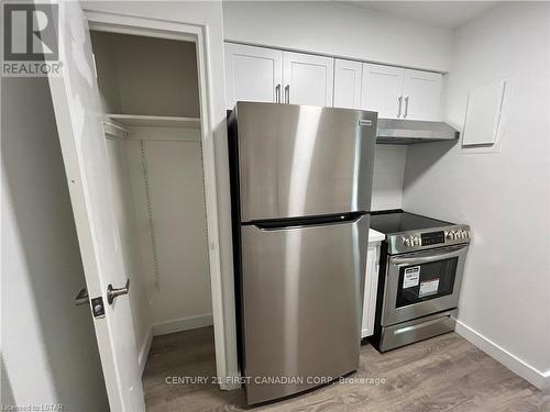 307 - 225 Cathcart Street, London, ON - Indoor Photo Showing Kitchen