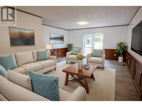 7579 St Patrick Avenue, Prince George, BC - Indoor Photo Showing Living Room