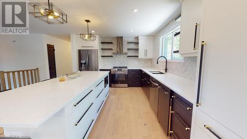 17 Alworth Pl, Sault Ste. Marie, ON - Indoor Photo Showing Kitchen With Double Sink With Upgraded Kitchen