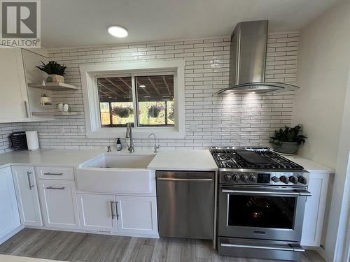 5981 Westall Subdivision, Chetwynd, BC - Indoor Photo Showing Kitchen