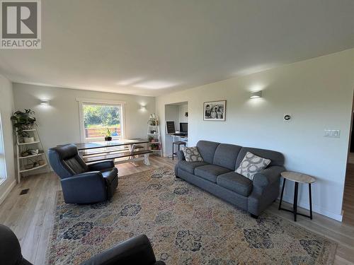 5981 Westall Subdivision, Chetwynd, BC - Indoor Photo Showing Living Room