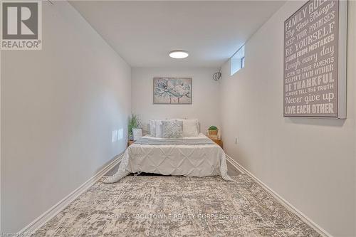 43 Crooks Street, Hamilton (Strathcona), ON - Indoor Photo Showing Bedroom