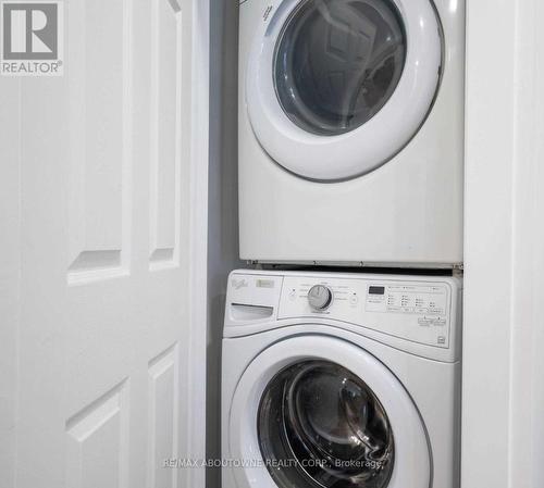 43 Crooks Street, Hamilton (Strathcona), ON - Indoor Photo Showing Laundry Room