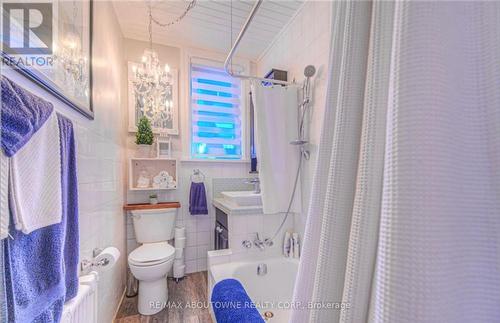 133 Markland Street, Hamilton, ON - Indoor Photo Showing Bathroom