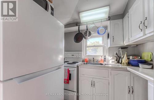 133 Markland Street, Hamilton (Durand), ON - Indoor Photo Showing Kitchen