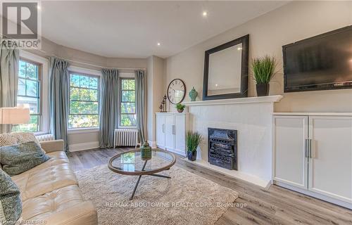 133 Markland Street, Hamilton (Durand), ON - Indoor Photo Showing Living Room With Fireplace