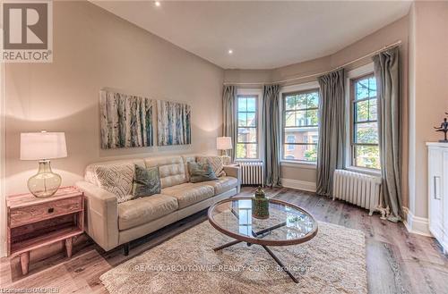 133 Markland Street, Hamilton (Durand), ON - Indoor Photo Showing Living Room