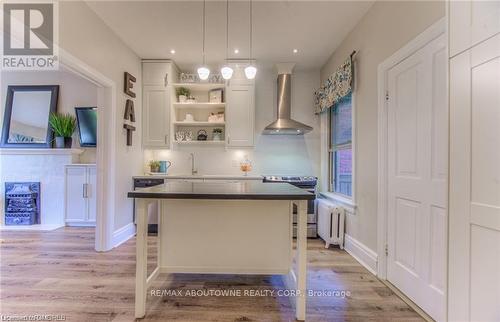 133 Markland Street, Hamilton (Durand), ON - Indoor Photo Showing Kitchen