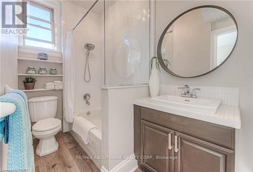 133 Markland Street, Hamilton, ON - Indoor Photo Showing Bathroom