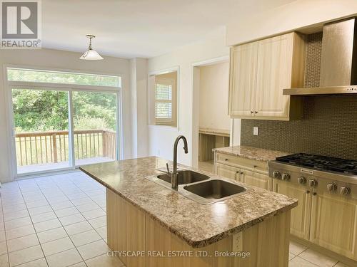 8659 Chickory Trail, Niagara Falls, ON - Indoor Photo Showing Kitchen With Double Sink