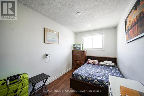 82* Mary Street W, Kawartha Lakes (Lindsay), ON - Indoor Photo Showing Bedroom