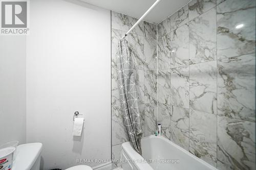 82* Mary Street W, Kawartha Lakes (Lindsay), ON - Indoor Photo Showing Bathroom