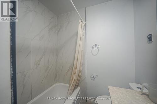 82* Mary Street W, Kawartha Lakes (Lindsay), ON - Indoor Photo Showing Bathroom