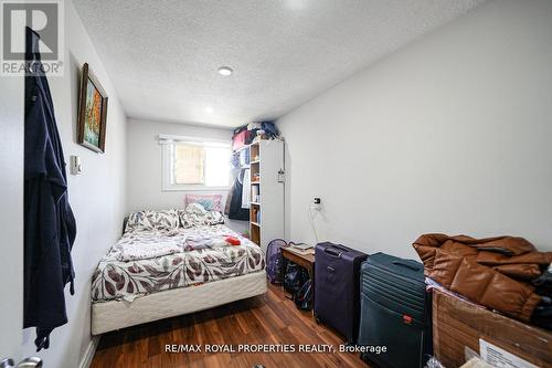 86* Mary Street W, Kawartha Lakes (Lindsay), ON - Indoor Photo Showing Bedroom