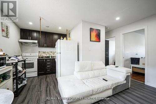 86* Mary Street W, Kawartha Lakes (Lindsay), ON - Indoor Photo Showing Kitchen