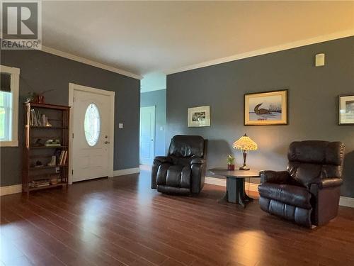 1150 Dew Drop Road, Sudbury, ON - Indoor Photo Showing Living Room