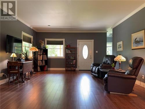 1150 Dew Drop Road, Sudbury, ON - Indoor Photo Showing Living Room