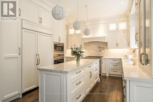 389 Belvenia Road, Burlington (Shoreacres), ON - Indoor Photo Showing Kitchen With Upgraded Kitchen