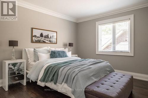 389 Belvenia Road, Burlington (Shoreacres), ON - Indoor Photo Showing Bedroom