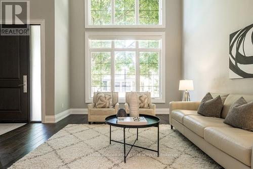 389 Belvenia Road, Burlington (Shoreacres), ON - Indoor Photo Showing Living Room