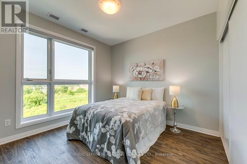 216 - 95 Dundas Street W, Oakville, ON - Indoor Photo Showing Bedroom