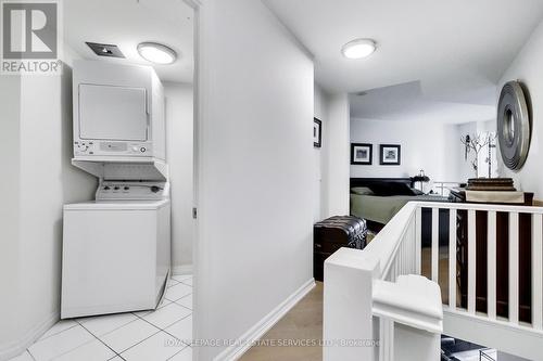 712 - 220 Burnhamthorpe Road W, Mississauga (City Centre), ON - Indoor Photo Showing Laundry Room