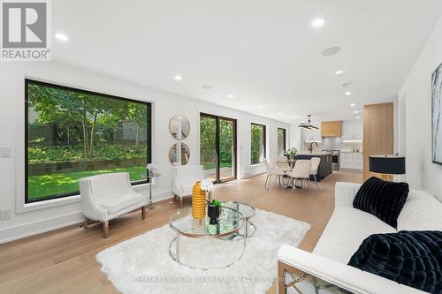 593 Cummer Avenue, Toronto (Bayview Woods-Steeles), ON - Indoor Photo Showing Living Room