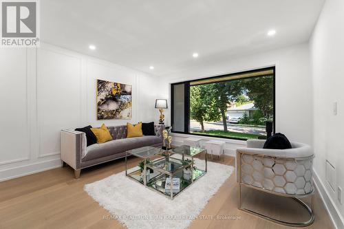 593 Cummer Avenue, Toronto (Bayview Woods-Steeles), ON - Indoor Photo Showing Living Room