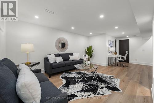 593 Cummer Avenue, Toronto (Bayview Woods-Steeles), ON - Indoor Photo Showing Living Room