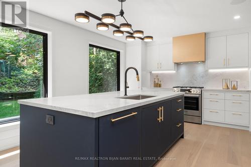 593 Cummer Avenue, Toronto (Bayview Woods-Steeles), ON - Indoor Photo Showing Kitchen With Upgraded Kitchen