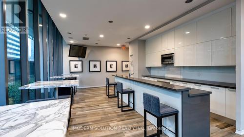 1408 - 33 Charles Street E, Toronto (Church-Yonge Corridor), ON - Indoor Photo Showing Kitchen With Upgraded Kitchen