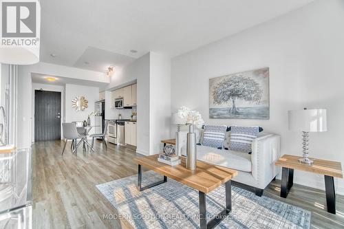 1408 - 33 Charles Street E, Toronto (Church-Yonge Corridor), ON - Indoor Photo Showing Living Room