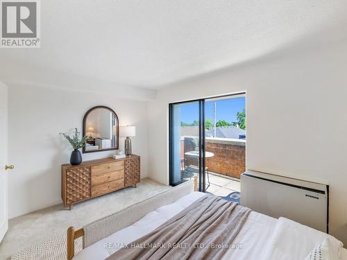 23 - 2112 Queen Street E, Toronto (The Beaches), ON - Indoor Photo Showing Bedroom