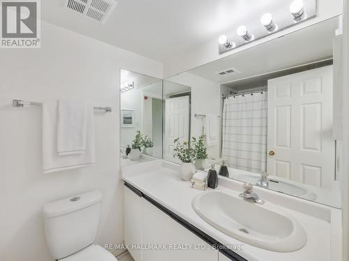 23 - 2112 Queen Street E, Toronto (The Beaches), ON - Indoor Photo Showing Bathroom