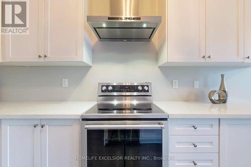 1216 Wellington Street E, Aurora (Bayview Northeast), ON - Indoor Photo Showing Kitchen