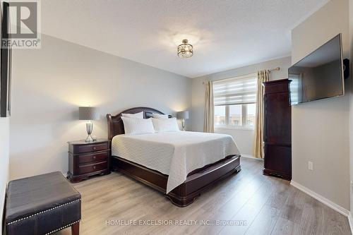 1216 Wellington Street E, Aurora (Bayview Northeast), ON - Indoor Photo Showing Bedroom